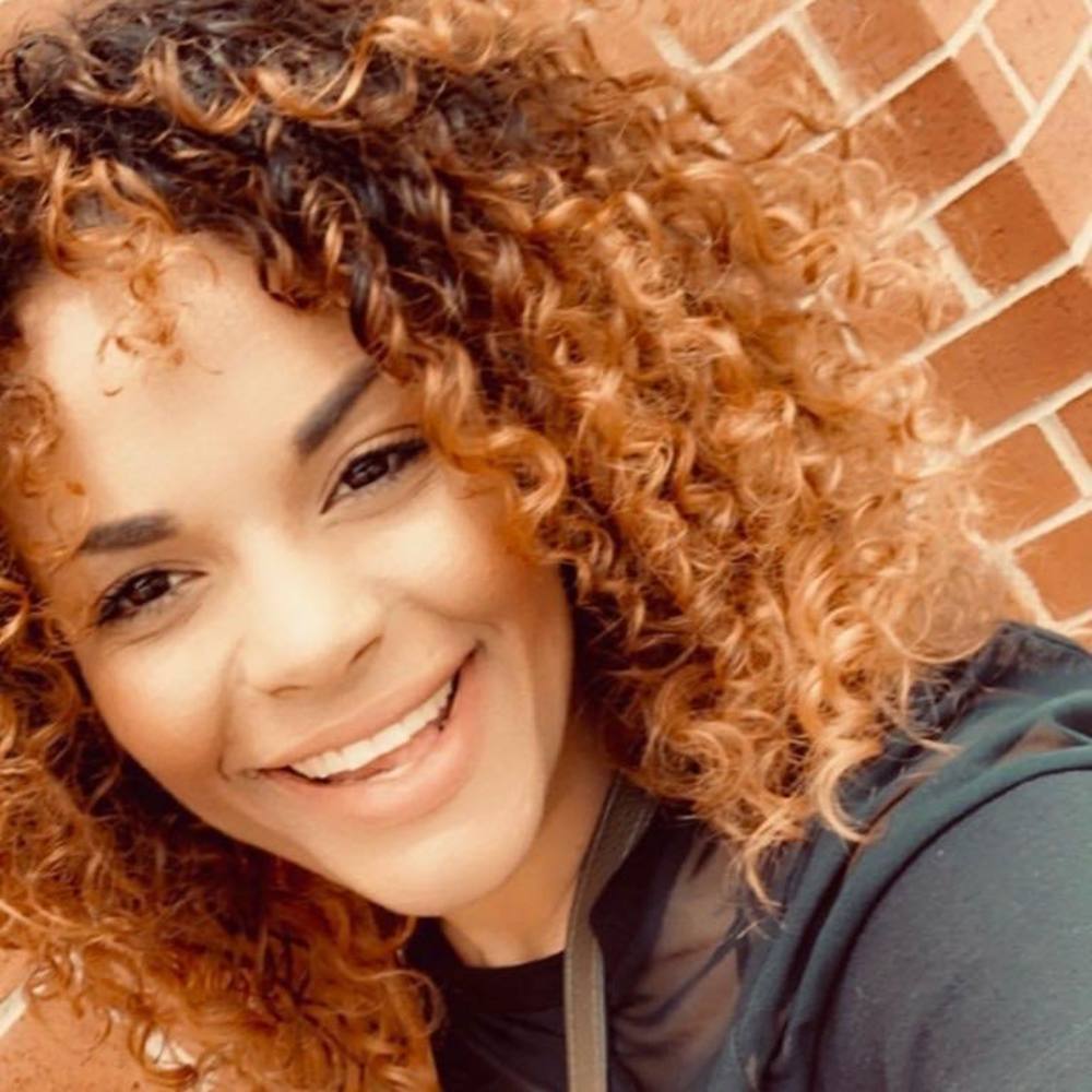 Meet your Posher, Olivia